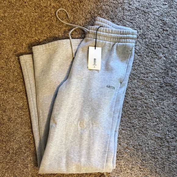 Aritzia Gray Sweatpants cozy fleece boyfriend wide leg size small TALL - Picture 1 of 3